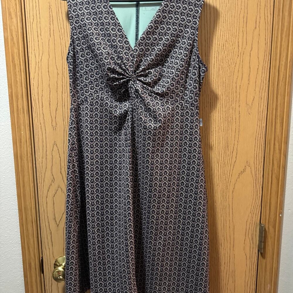 Eddie Bauer dress size M